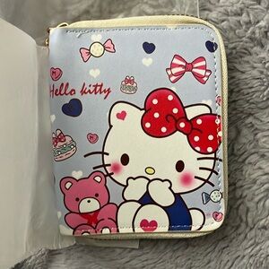 Hello Kitty Wallet, bought from officially licensed, very cute 🥰 New In Pack